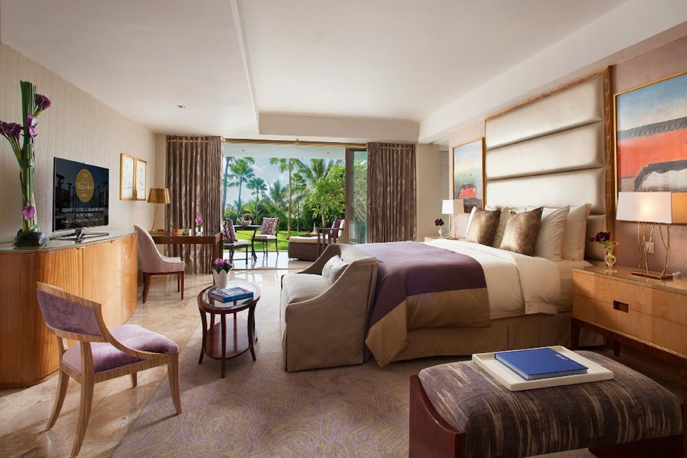 Junior Suite, Oceanfront (Baron Ocean Suite)