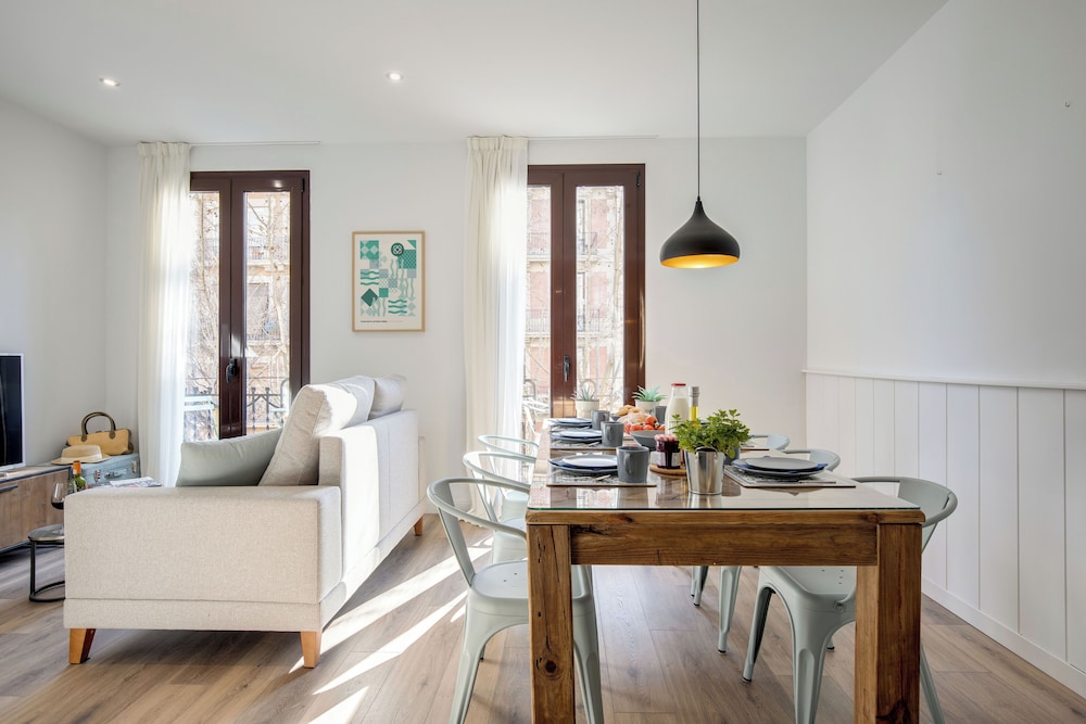 Deluxe Apartment, 3 Bedrooms, City View photo 2