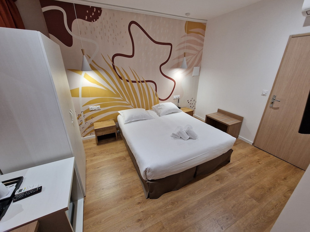 Standard Double Room, Non Smoking, Partial Sea View photo 1