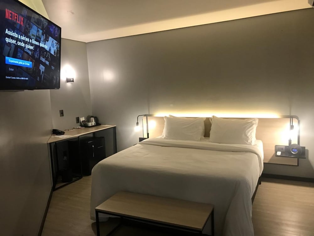 Suite - Photo 4