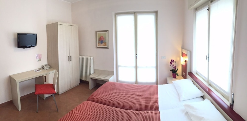 Standard Double Room photo 2