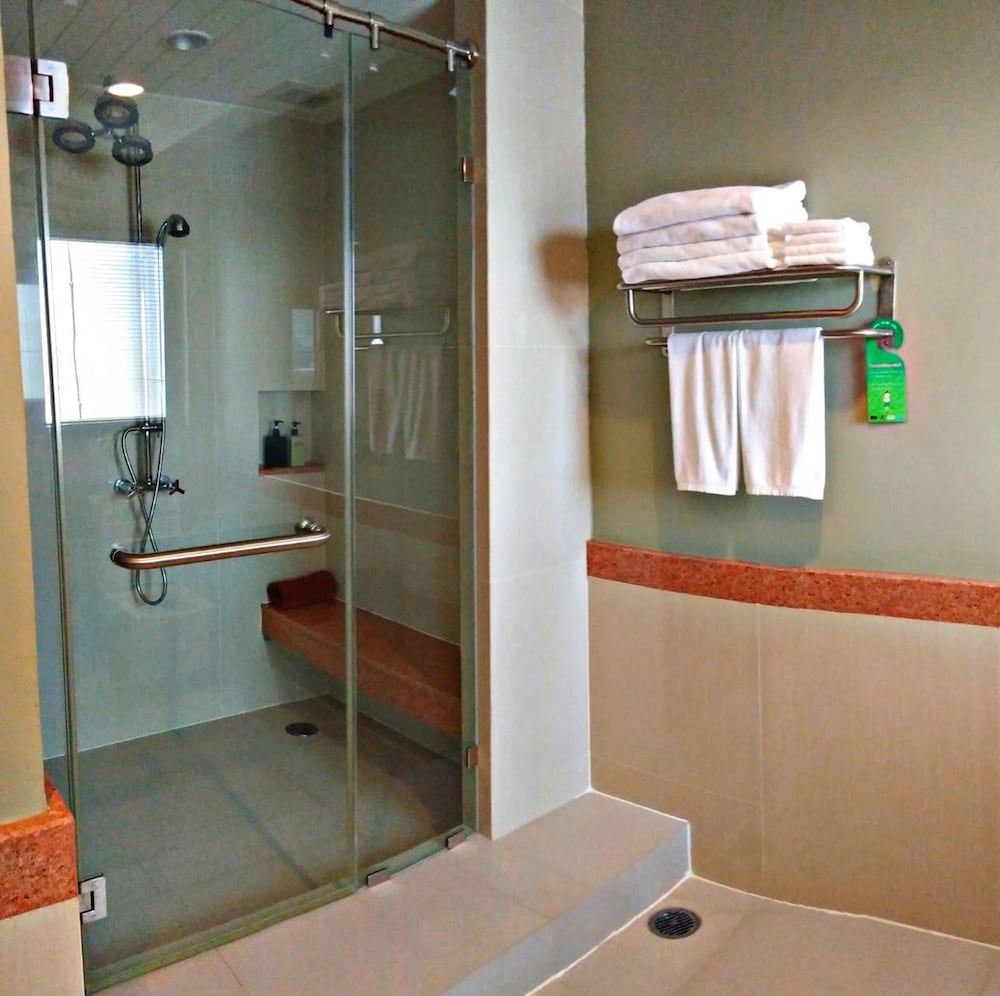 Royal Family Suite - Photo 10