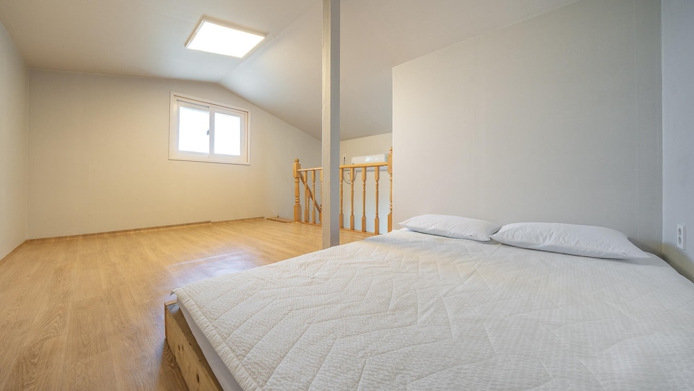 Basic Room, 1 Bedroom (201) photo 3