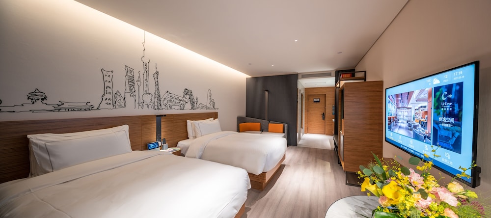 Deluxe Double or Twin Room