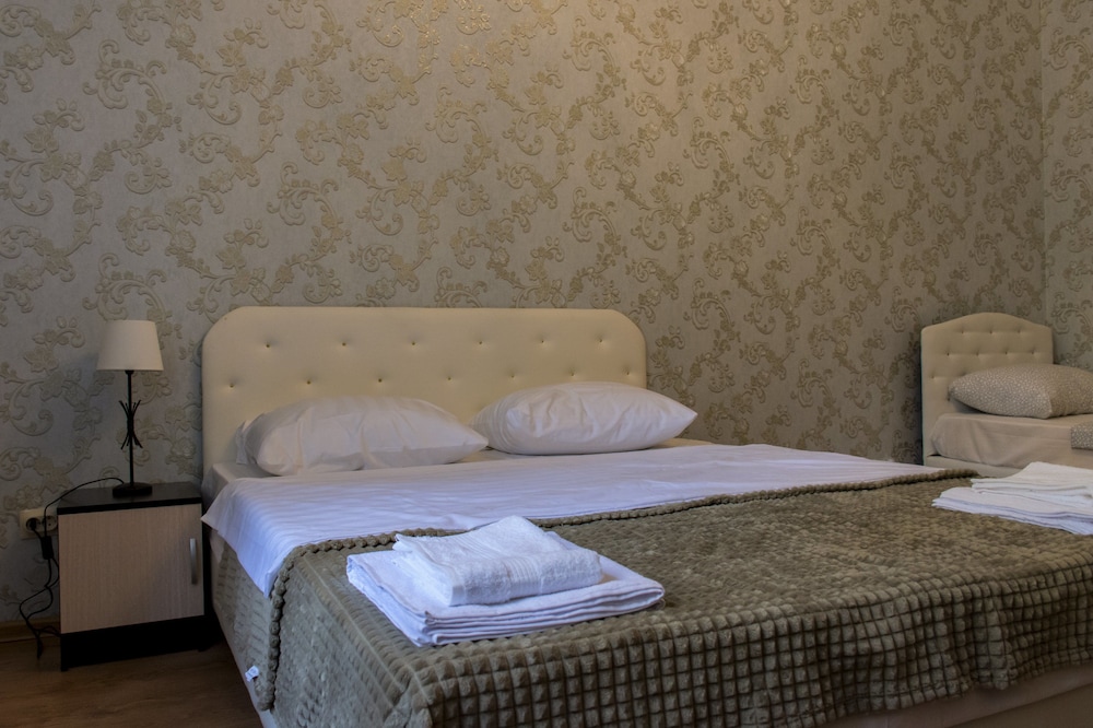 Economy Triple Room