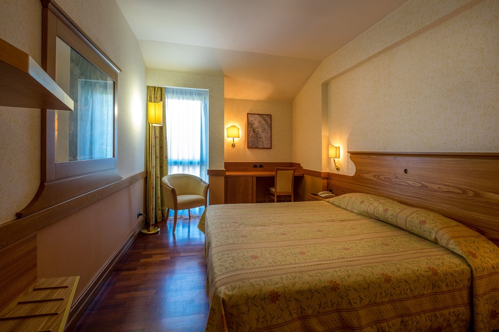 Classic Double Room - Photo 4