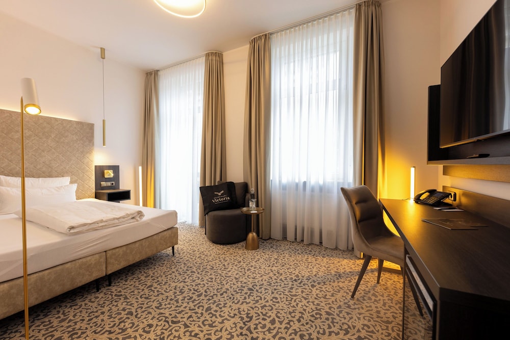 Business Double Room, 1 Queen Bed - Photo 4
