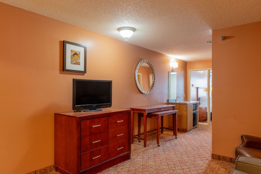 Superior Room, Multiple Beds (Two Queen Bedroom Suite with Sofa Sle) photo 2