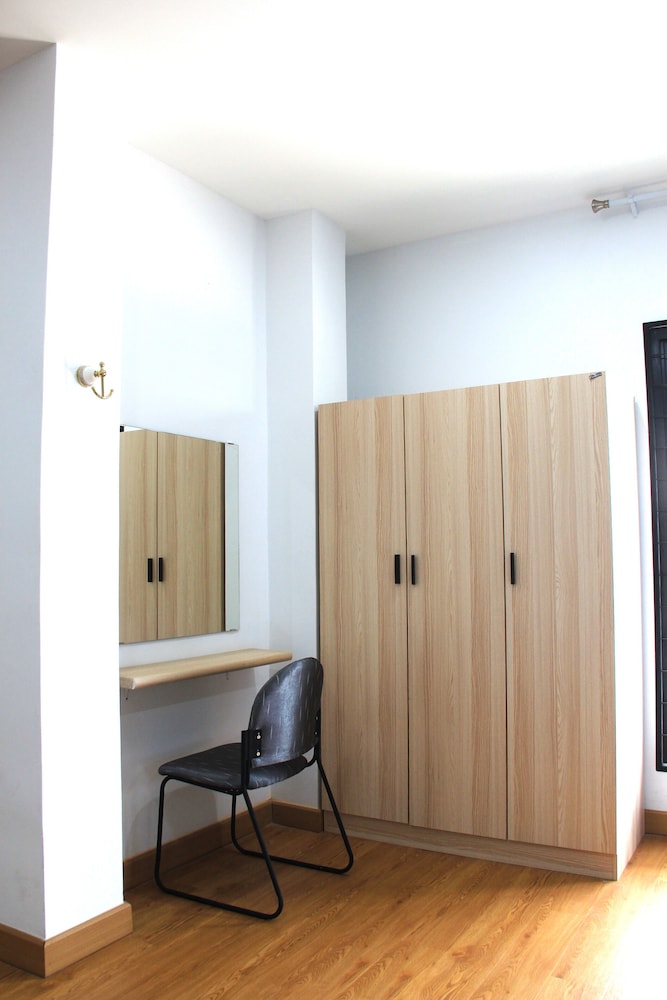 Family Room - Photo 9