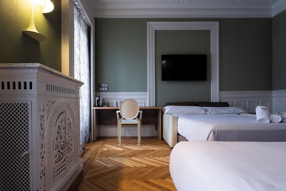 Superior Room thumbnail 5
