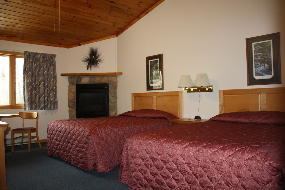 Room, 2 Queen Beds photo 3