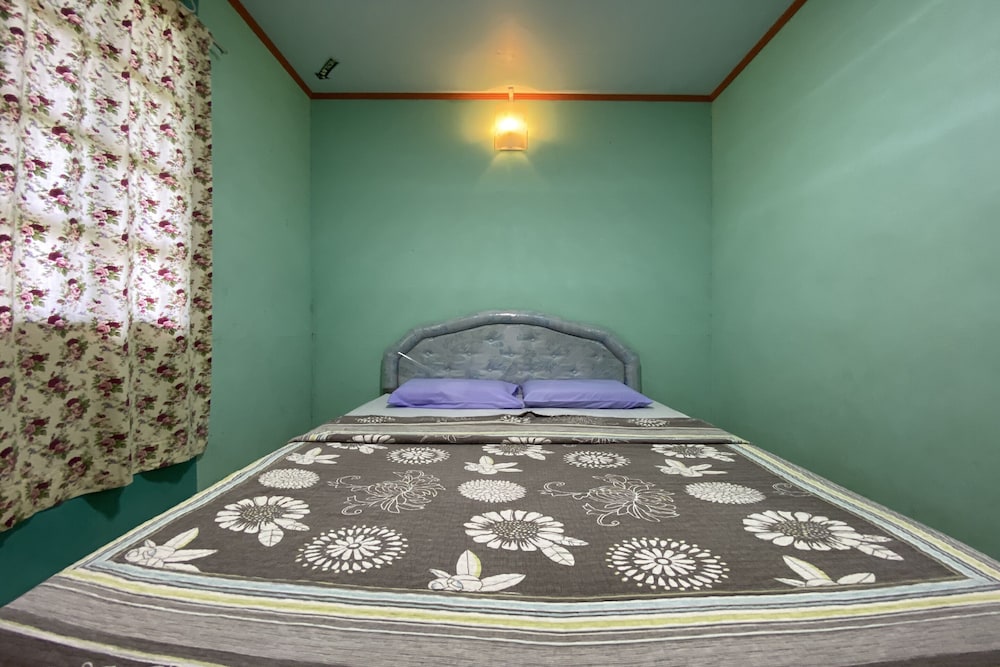Room, 2 Bedrooms