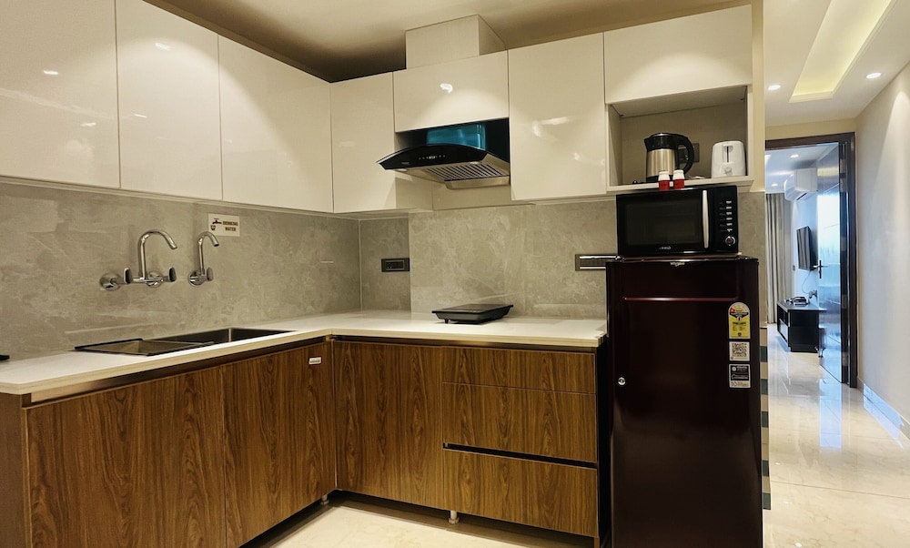 Deluxe Suite - Photo 5