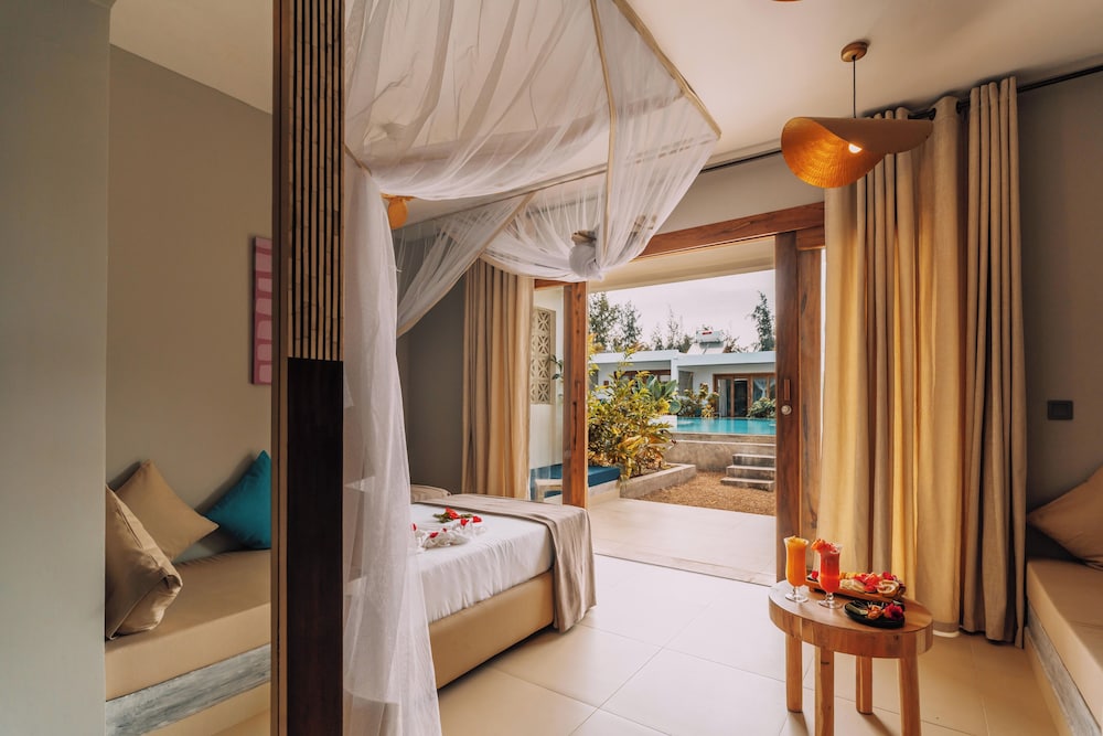 Standard Double or Twin Room, Pool View