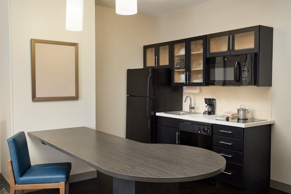 Suite, 1 Bedroom - Photo 1