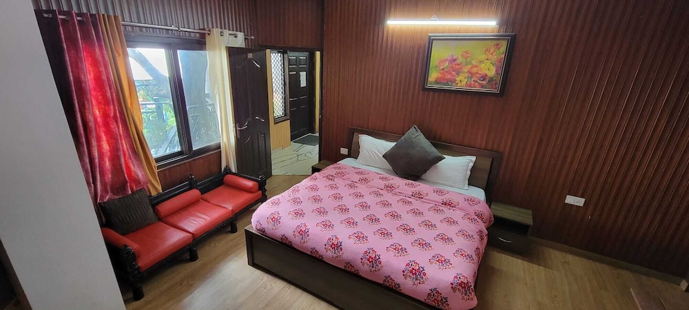 Casa Arhan| Luxury 4BHK 2F-Mall Road