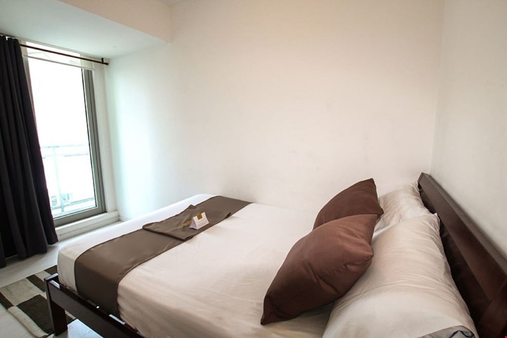 Deluxe Condo, 2 Bedrooms, Kitchen, Pool View photo 1