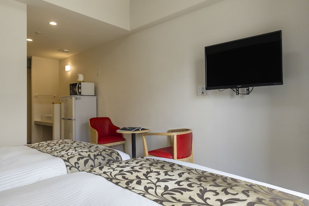 Twin Room - Photo 12