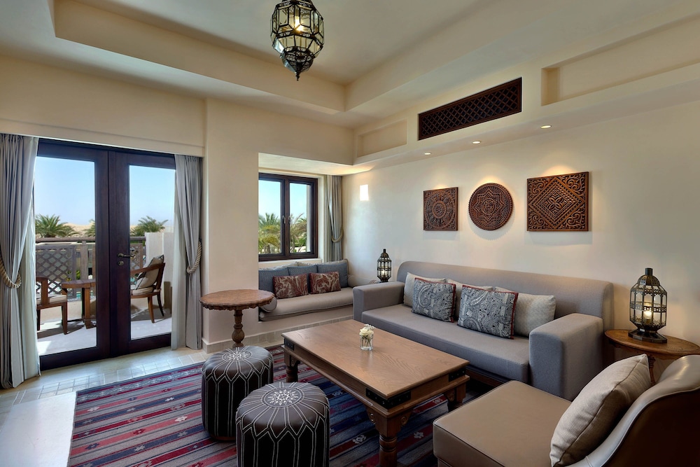 Classic Suite, 1 King Bed, Balcony