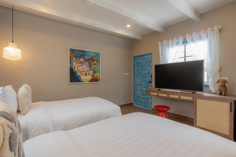 Cafe Suites 3, Superior Twin Room - Photo 8