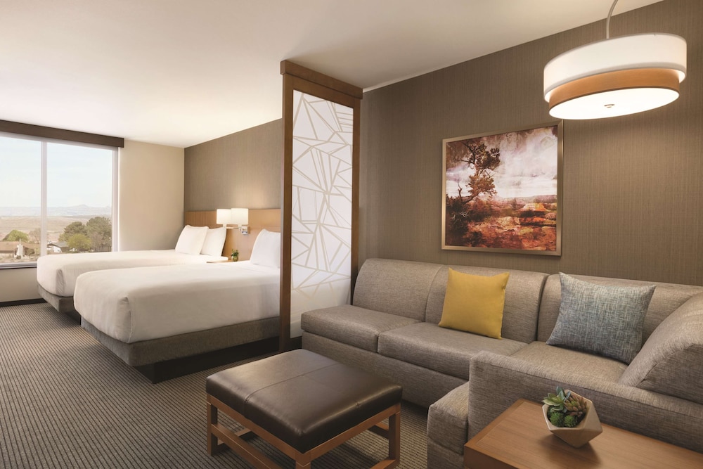 Room, Multiple Beds (View of Glen Canyon Recreational Area)