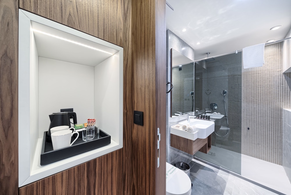 Standard Double or Twin Room, Balcony, City View, photo 6