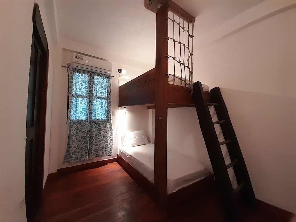Economy Room, Shared Bathroom
