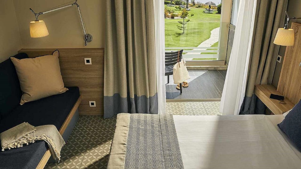 Classic Double Room Single Use, Sea View photo 1
