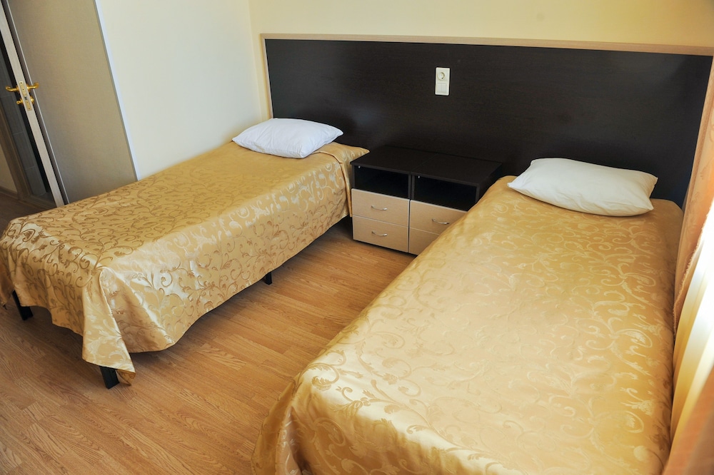 Standard Twin Room photo 3