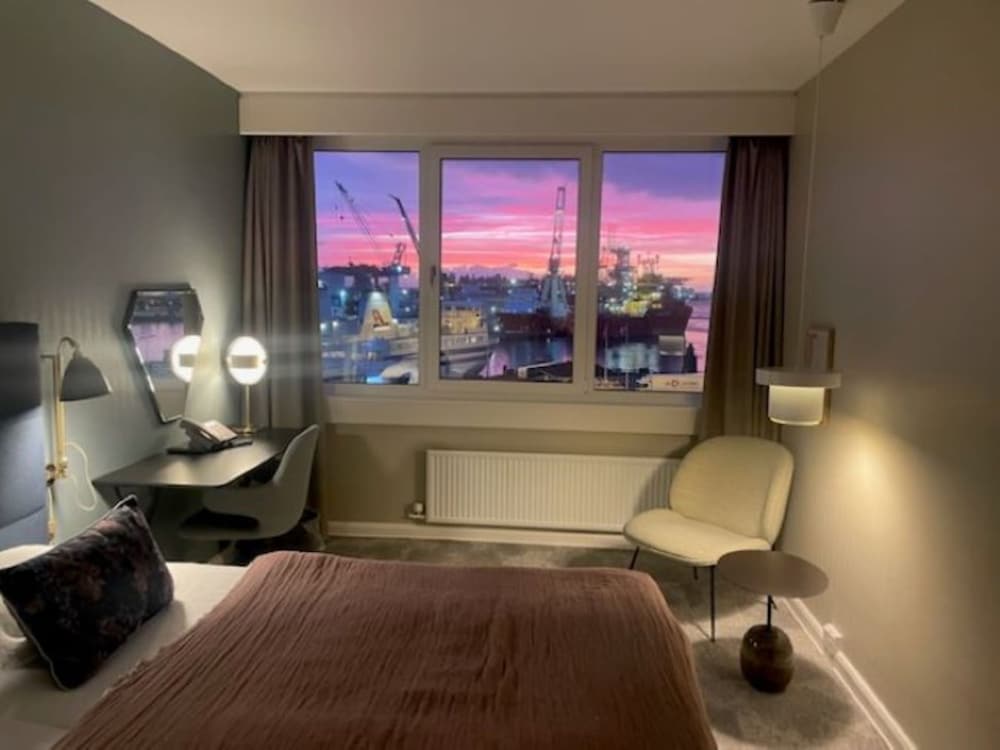 Standard Twin Room, Sea View - Photo 1
