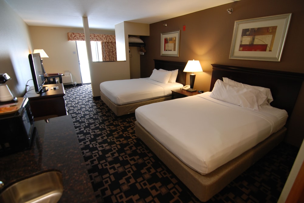Standard Suite, 2 Queen Beds