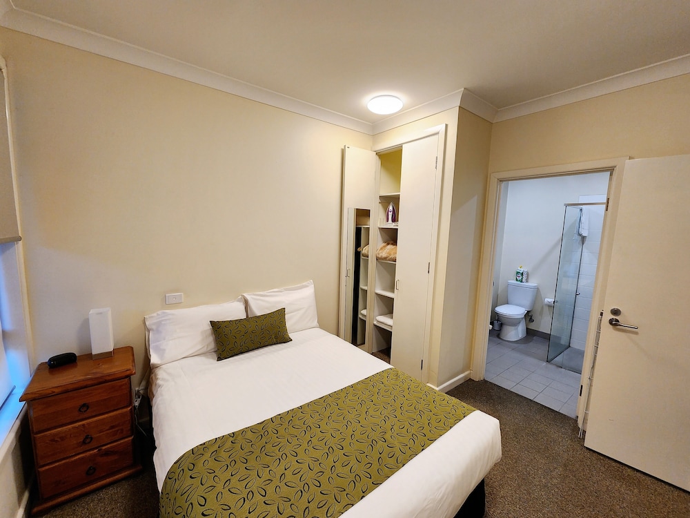 Comfort Apartment, 1 Bedroom, Kitchen, Courtyard Area photo 1