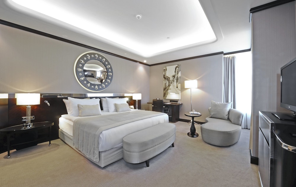 Standard Room, 1 King Bed, City View - Photo 12
