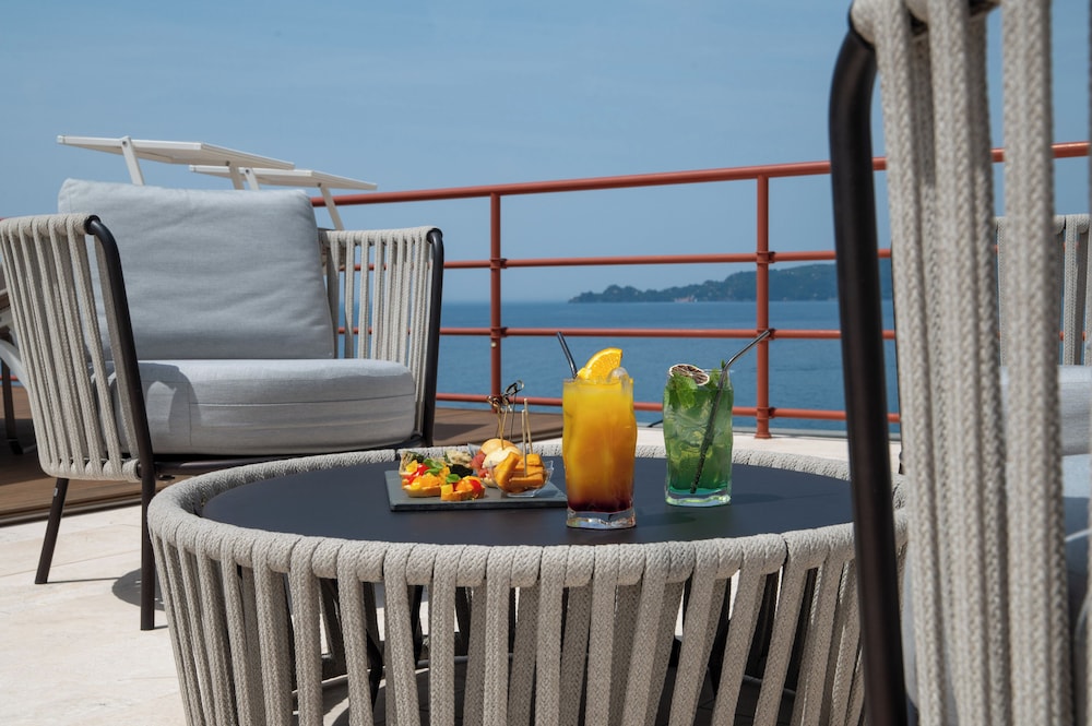 Suite Presidenziale con terrazzo e Jacuzzi, vista Portofino - Photo 9