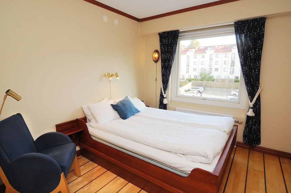 Small Double Room, 1 Double Bed