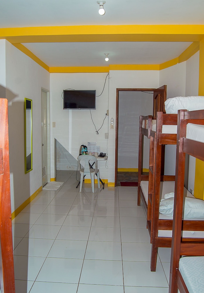 Shared Dormitory, Private Bathroom, Poolside (6 persons) photo 2