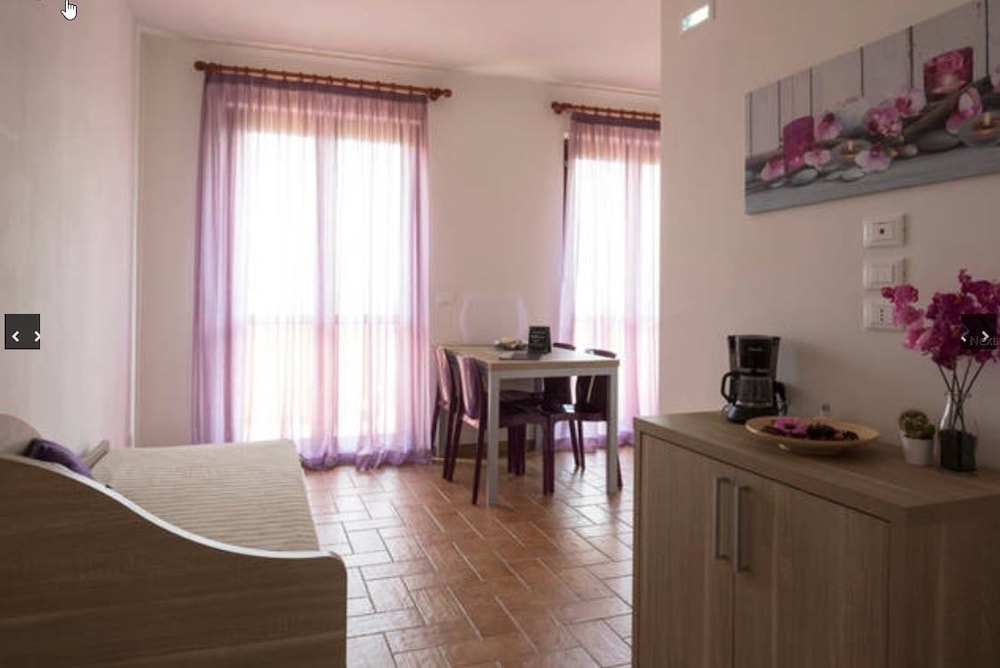 Condo, 2 Bedrooms, Terrace photo 3