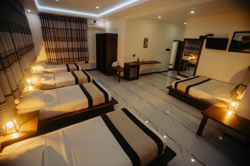 Luxury Room, Multiple Beds, Non Smoking, Garden View photo 1