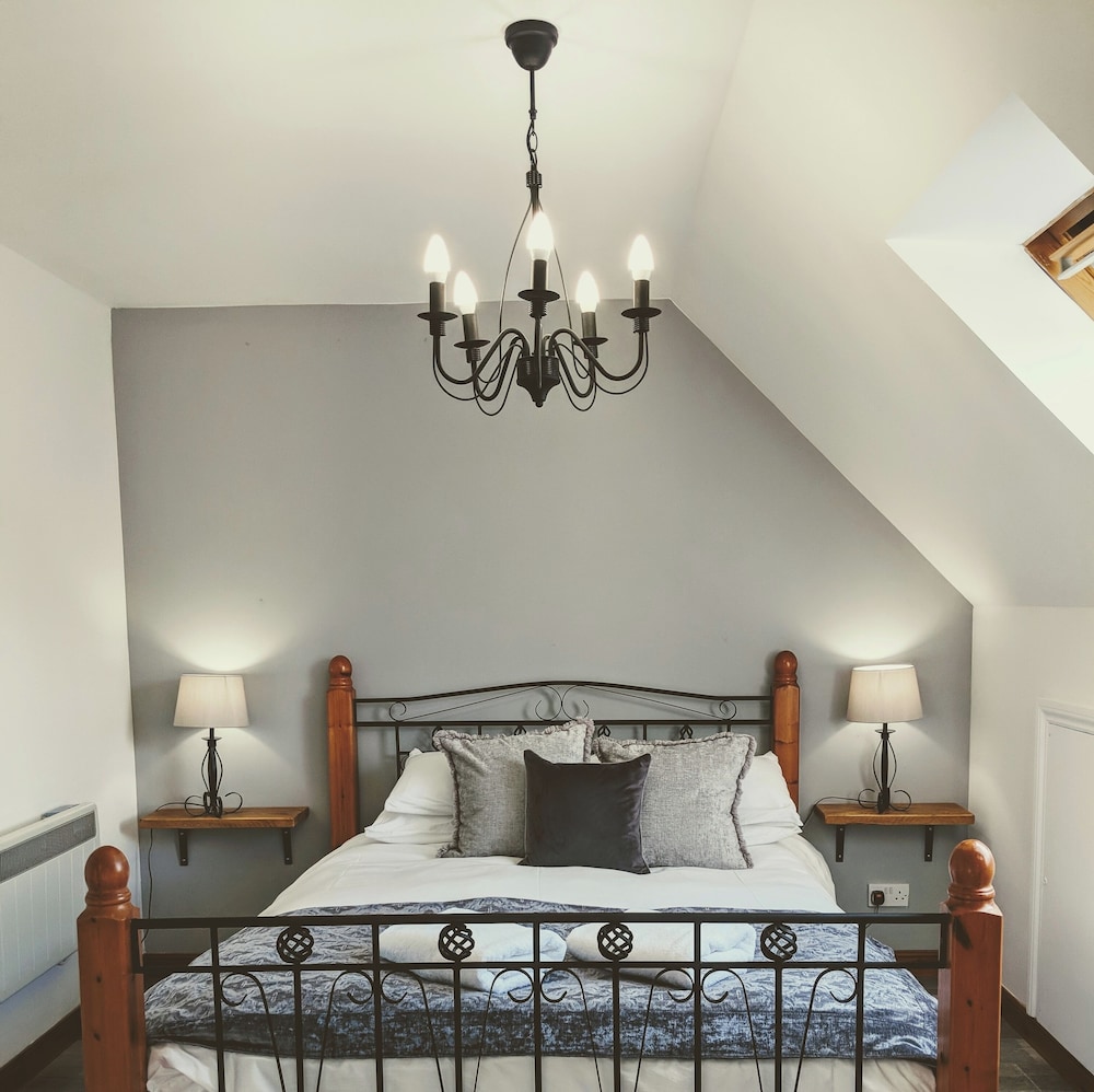 Double Room (Room 6 No pets) photo 1