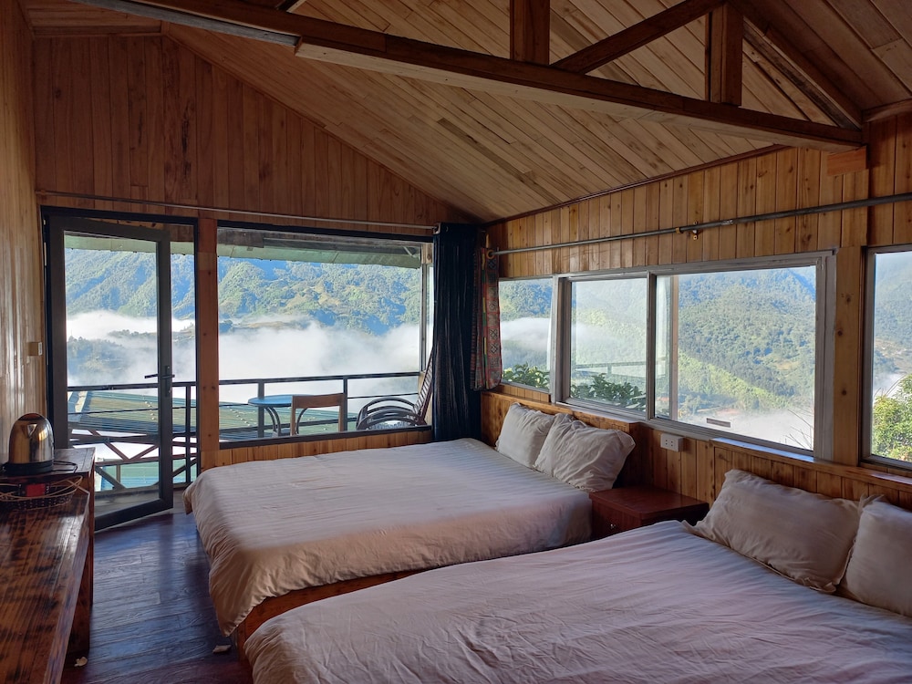 Deluxe Room, 1 King Bed, Non Smoking, Mountain View - Photo 15
