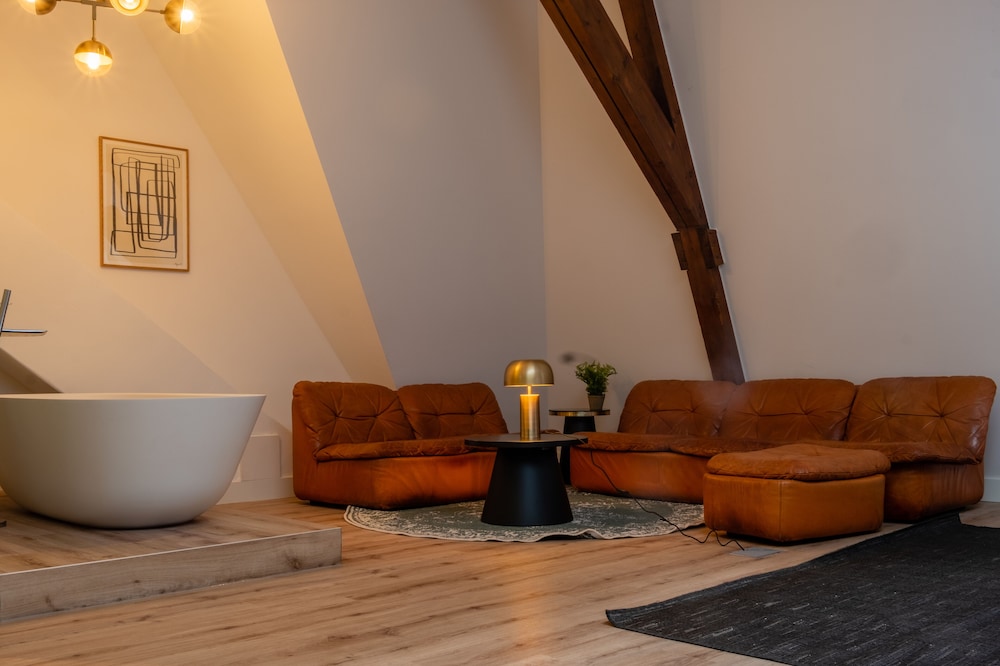 Exclusive Studio Suite (Botanical Suite) photo 3