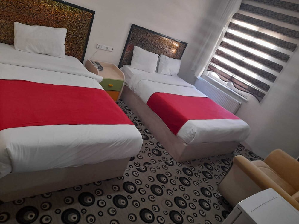 Basic Triple Room photo 1