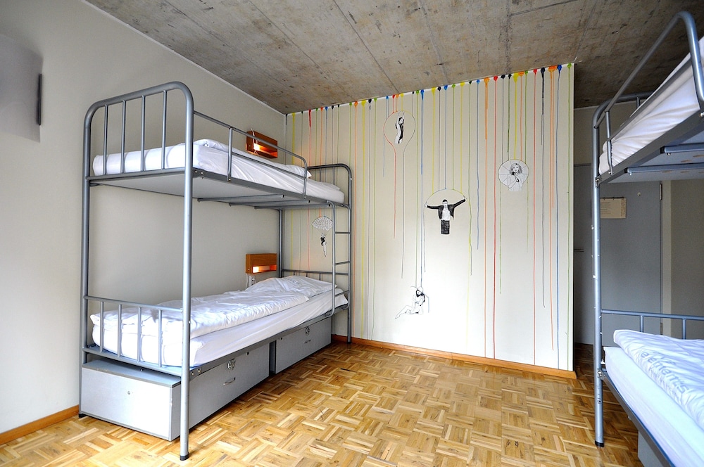 Basic Quadruple Room, 4 Bedrooms photo 3