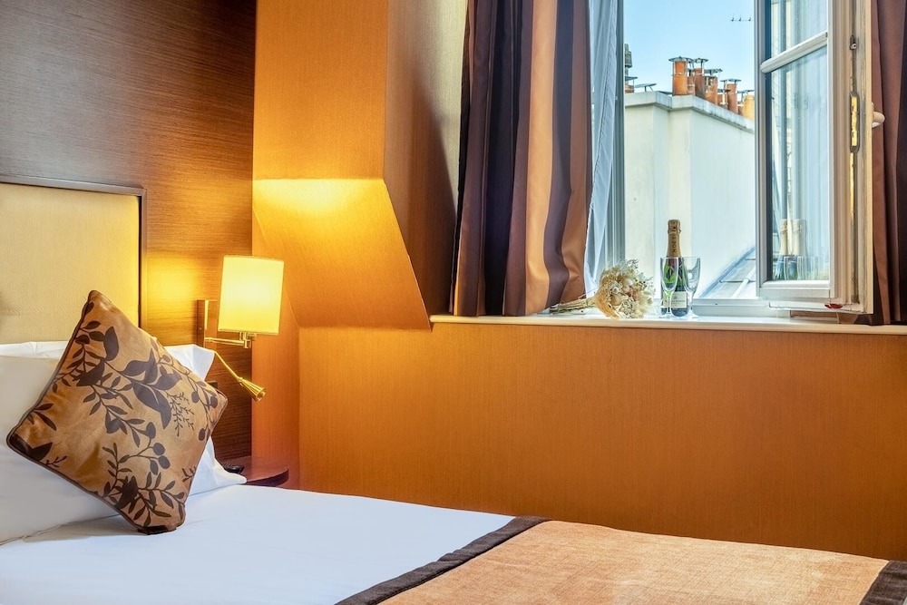 Executive Double or Twin Room, City View photo 1