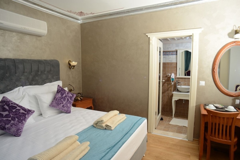 Junior Suite Room with Balcony photo 2