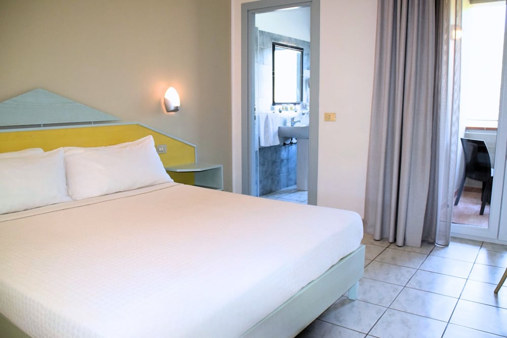 Room (Classic Plus) photo 1