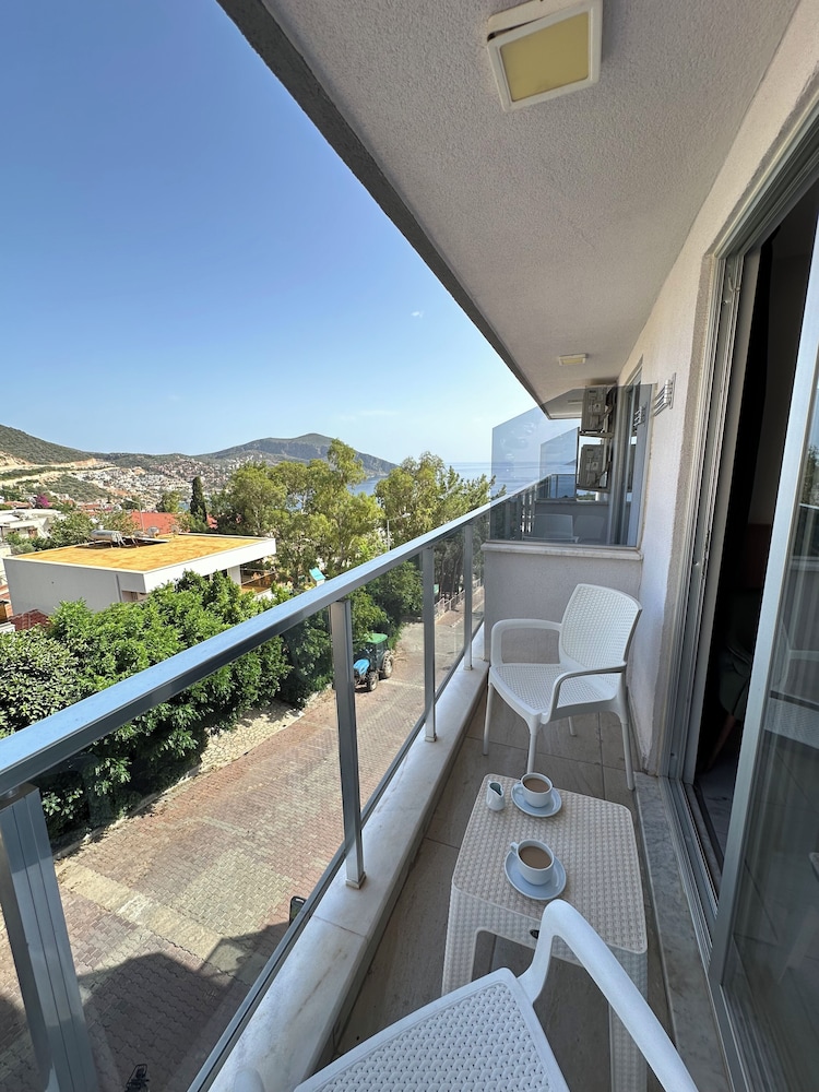 Standard Double Room, Partial Sea View - Photo 14