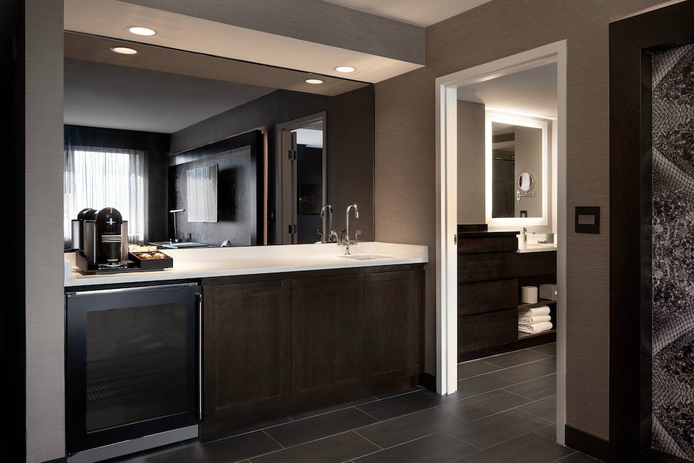 Clancy Chic Suite, 1 Bedroom (Hearing Accessible)
