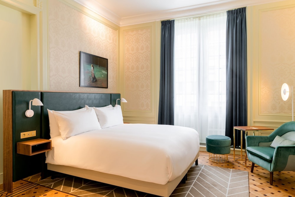 Superior Room, 1 King Bed - Photo 7