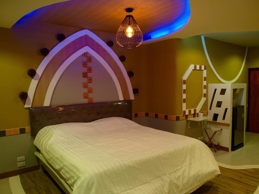 Standard Room, 1 King Bed, Non Smoking, Garden View photo 1